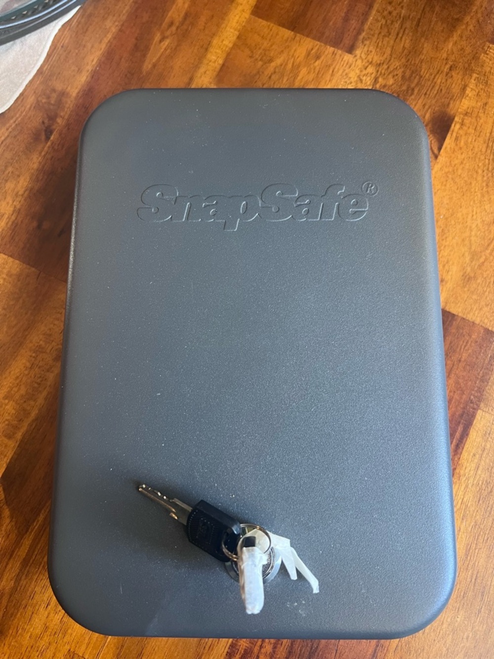 Snap Safe Large Keyed Lock Box - Picture 3 of 4